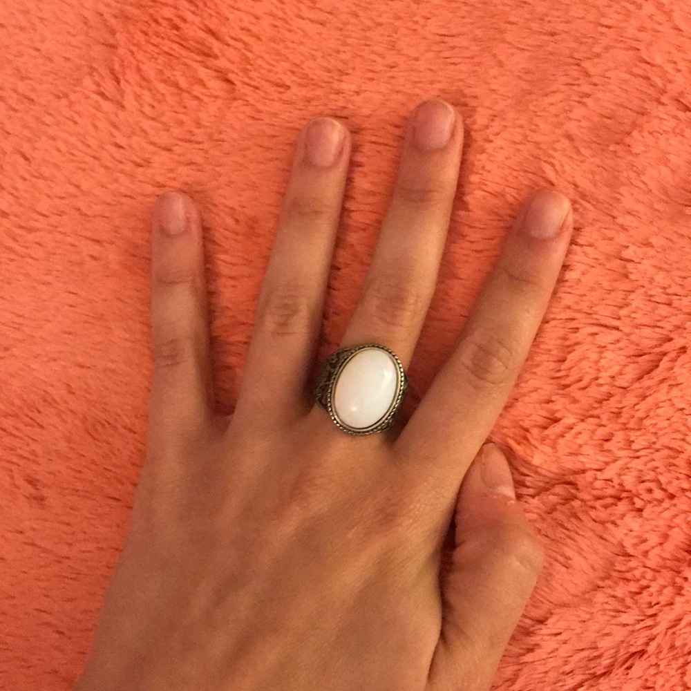 antique metal and opal looking ring 🌬